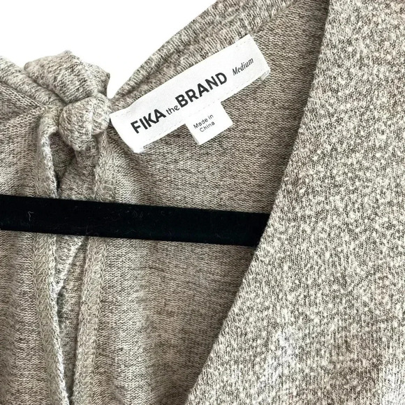 Crop Long Sleeve Wrap Top M Fika the Brand - Picture 2 of 6